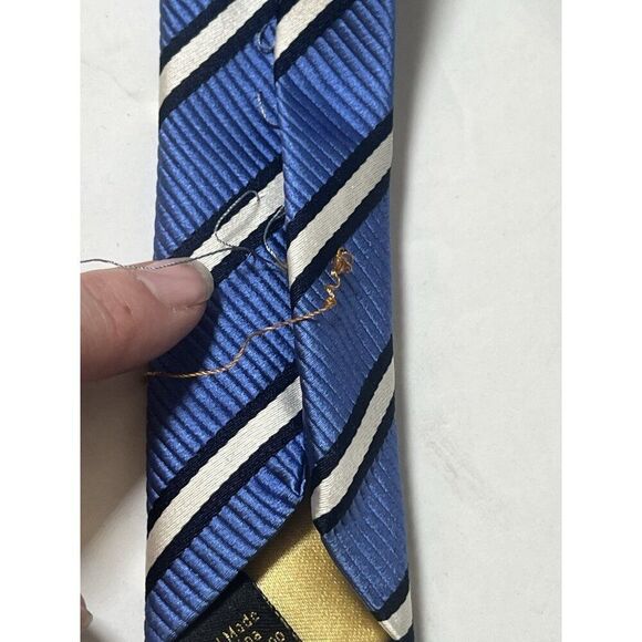 Donald J Trump Signature Collection Blue Striped Silk Tie - Picture 6 of 6